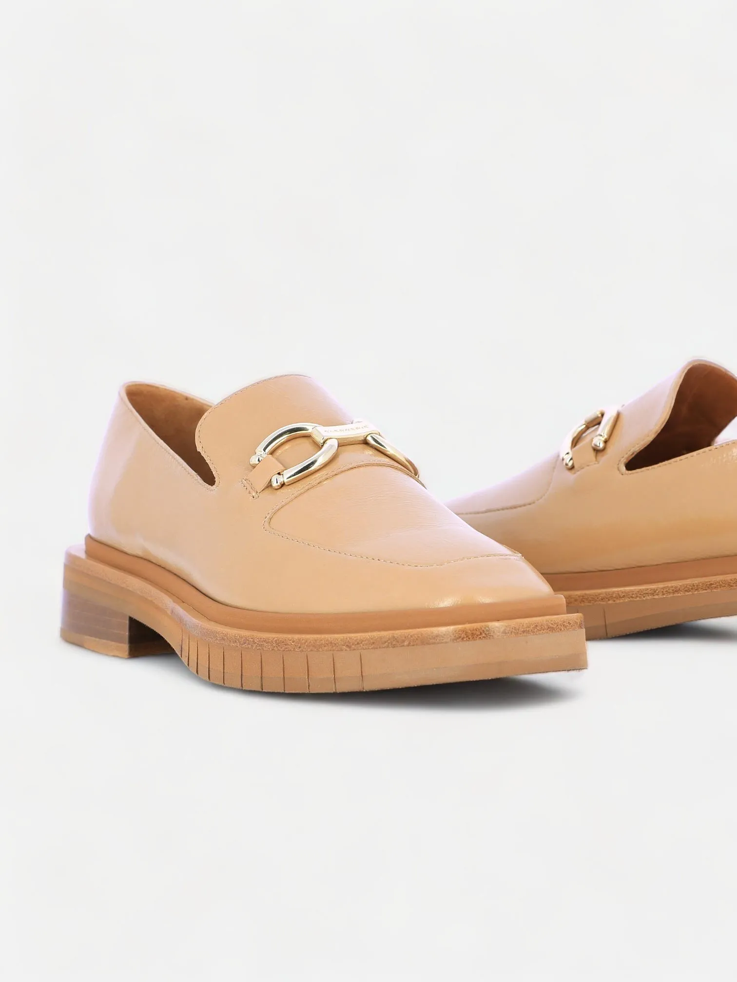 BUMPER mocassins, cuir de chèvre vernis beige || OUTLET