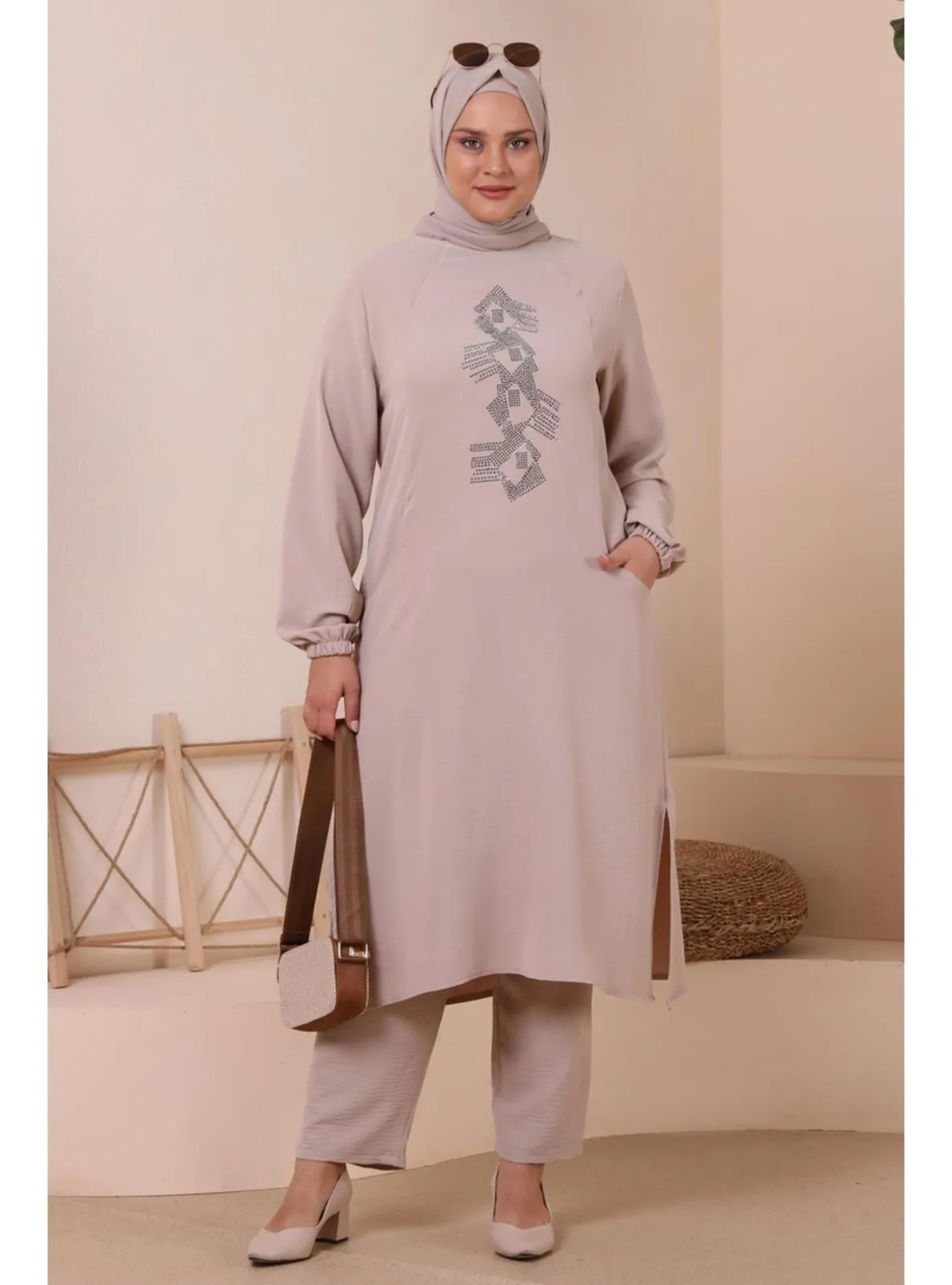 - Crew neck - Unlined - Plus Size Suit