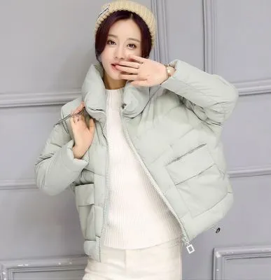 Doudoune courte oversize pour femme avec poches avant et visuel dos