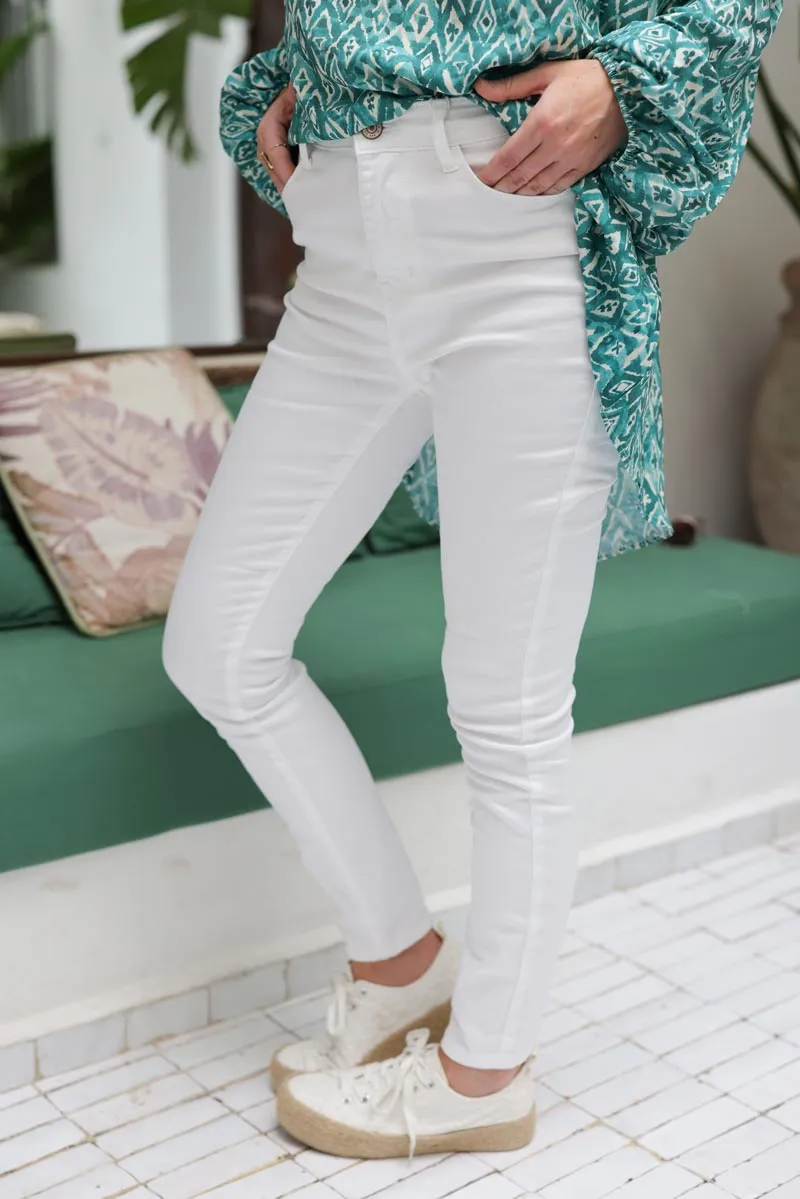 Jean blanc coupe skinny taille haute