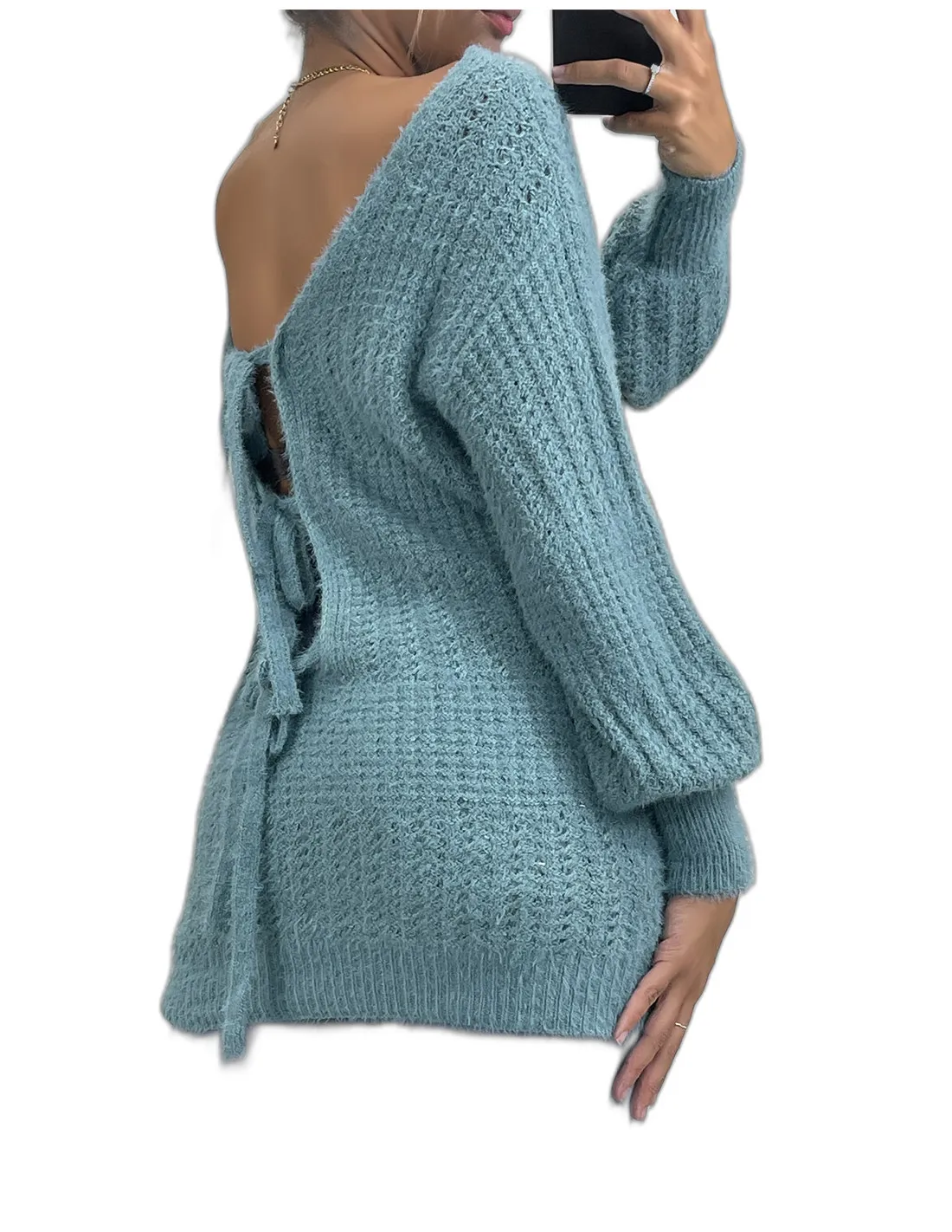 Pull dos-nu bleu à nouer en grosse maille et à manches bouffantes