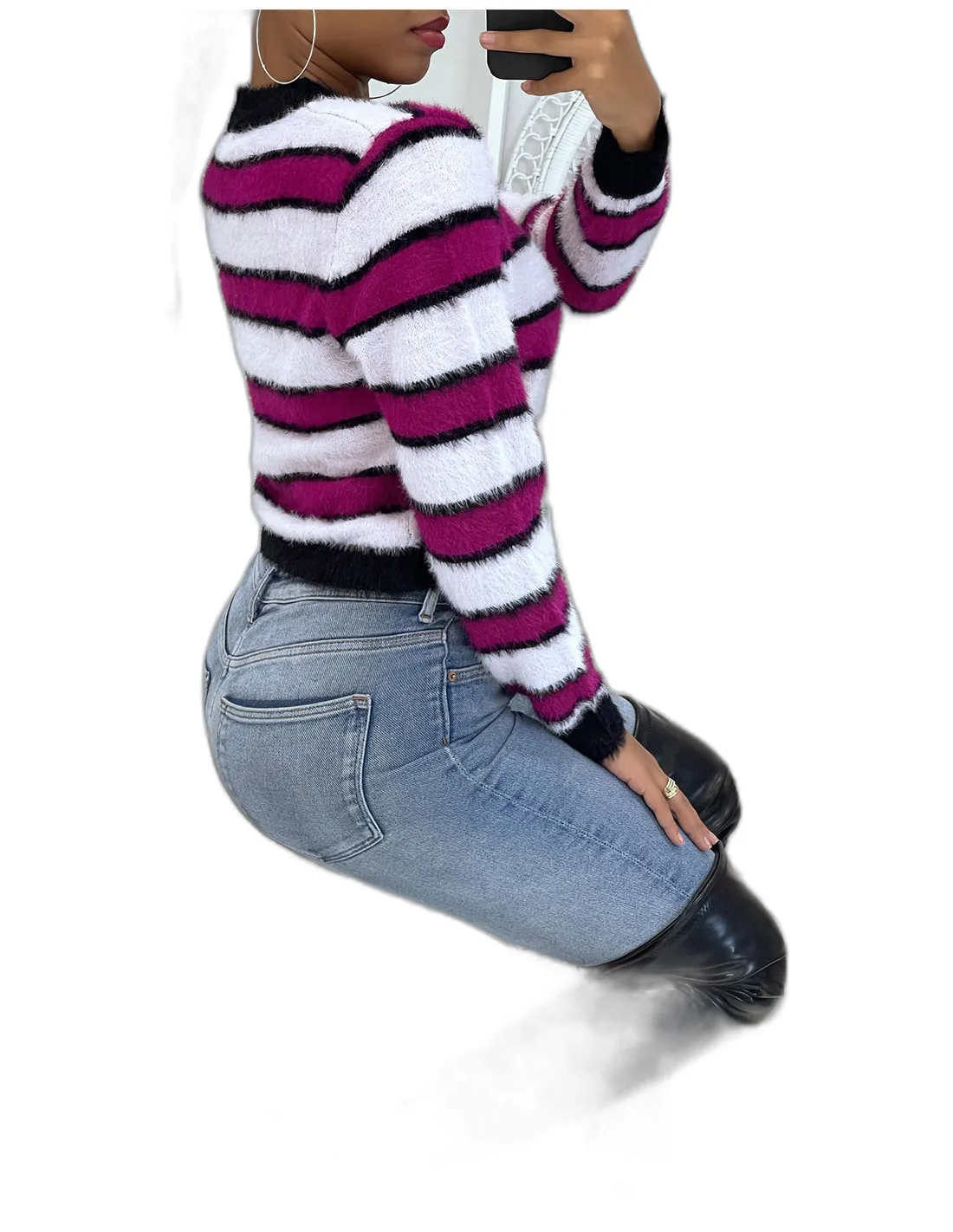 Pull duveteux fuchsia et blanc