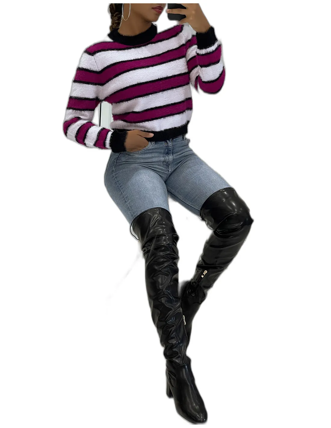 Pull duveteux fuchsia et blanc